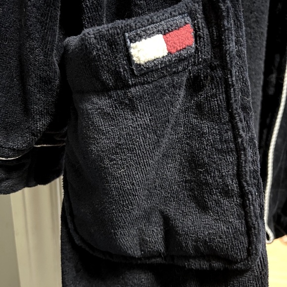 💤✨ Vintage Tommy Hilfiger Luxe Lounge Robe – Cozy Never Looked So Chic ✨💤 - Picture 11 of 14
